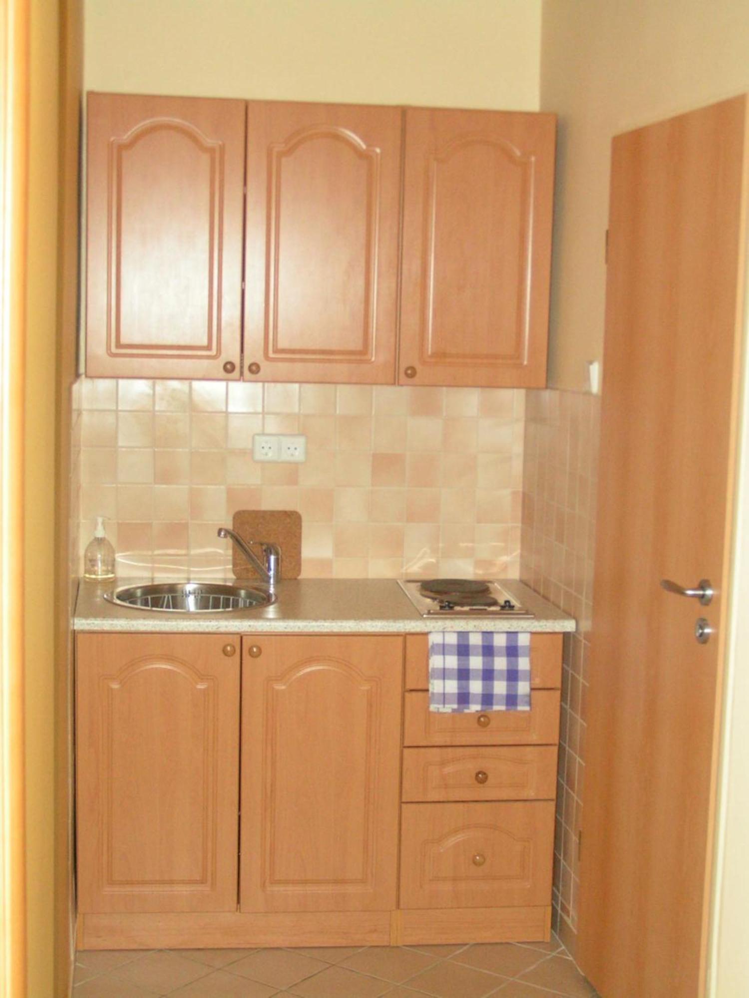 Kucko Panzio Gyor Apartment ภายนอก รูปภาพ
